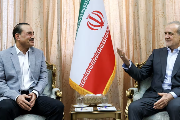 Trump afirma que el acuerdo con Irán para reabrir el estrecho de Ormuz está "en gran parte negociado"