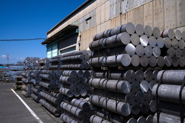 El aluminio alcanza su nivel más alto en cuatro años ante el temor a recortes en la producción china