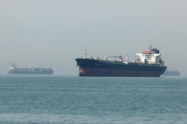 <p>Irán restablecería el tráfico comercial por el estrecho de Ormuz a los niveles previos a la guerra en el plazo de un mes, según el acuerdo. (Foto: Reuters)</p>