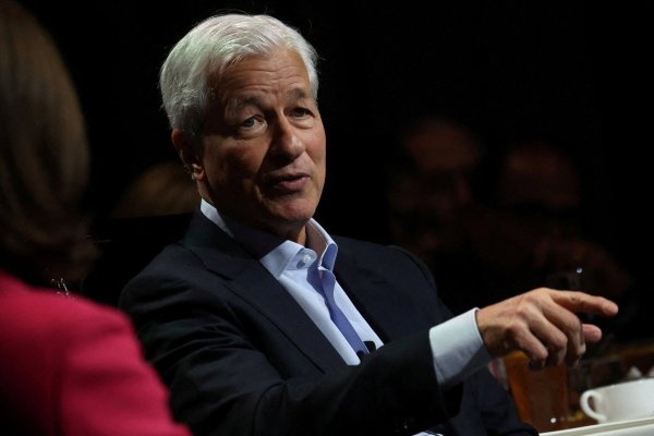 <p>Jamie Dimon afirma que JPMorgan podría gastar hasta US$ 20.000 millones en una nueva adquisición</p>