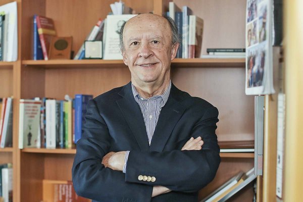 En visita al Biobío, Larroulet aborda rebaja a impuesto corporativo: "La evidencia muestra que los impuestos al capital los termina pagando el trabajador"