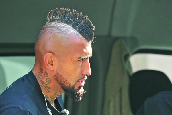 En medio de éxitos en Colo Colo y polémica por robo en casa de cambio: en qué están los negocios de Arturo Vidal