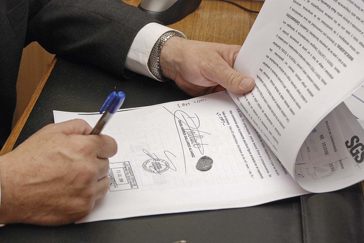 <p>Gobierno presenta proyecto que amplía uso de firma electrónica para transacciones comerciales</p>