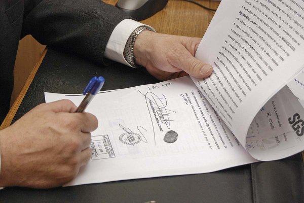 Gobierno presenta proyecto que amplía uso de firma electrónica para transacciones comerciales