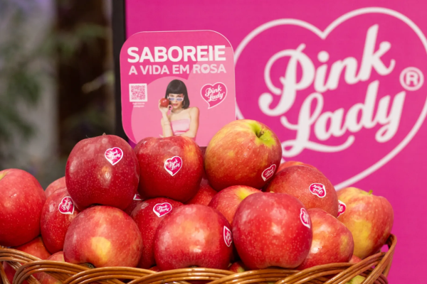 Comité de Manzana Pink Lady lanza en Sao Paulo su campaña promocional 2026 ante importadores y representantes del retail