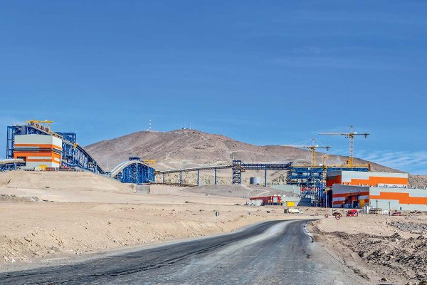Se desata disputa legal en Sierra Gorda: Firma local se querella por presunto fraude y la minera apunta a “acusación infundada y calumniosa”