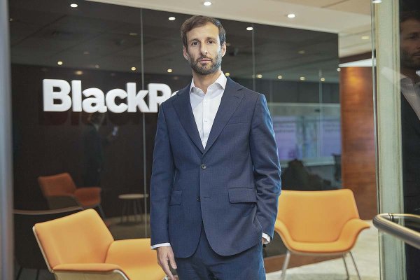 Los honorarios de los asesores de inversión están cambiando de modelo, según experto de BlackRock