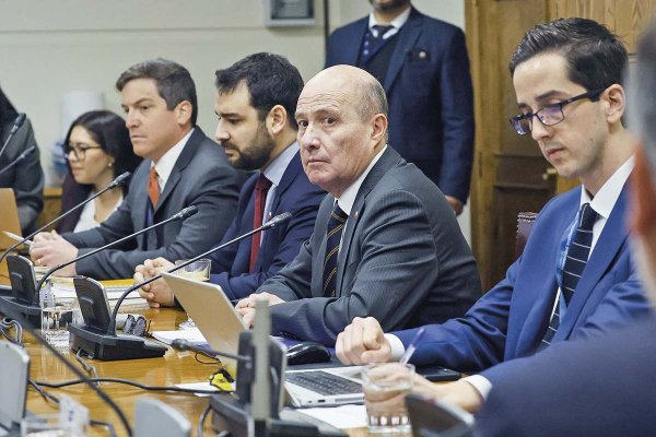 Ley de reactivación: Quiroz analiza no reponer el polémico artículo sobre inteligencia artificial y se incluiría en otro proyecto