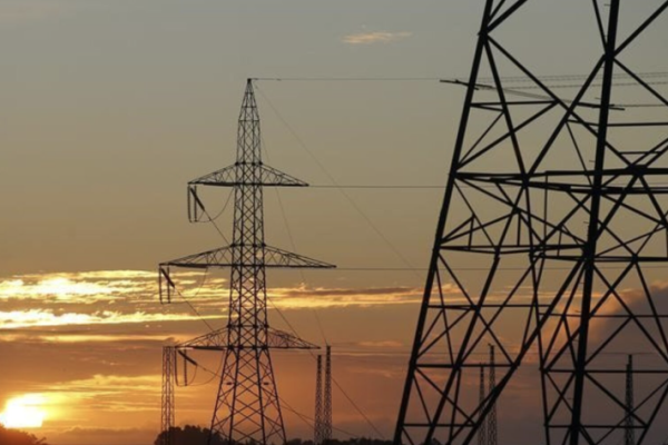 “No va a resolver la crisis": las dudas que genera la apertura de Venezuela a la inversión privada en el sector eléctrico