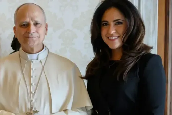 La conexión chilena de la nueva ministra de comunicaciones del Papa