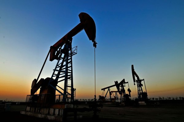 OPEP+ acuerda cuarto aumento de la cuota de producción de petróleo desde el cierre del estrecho de Ormuz