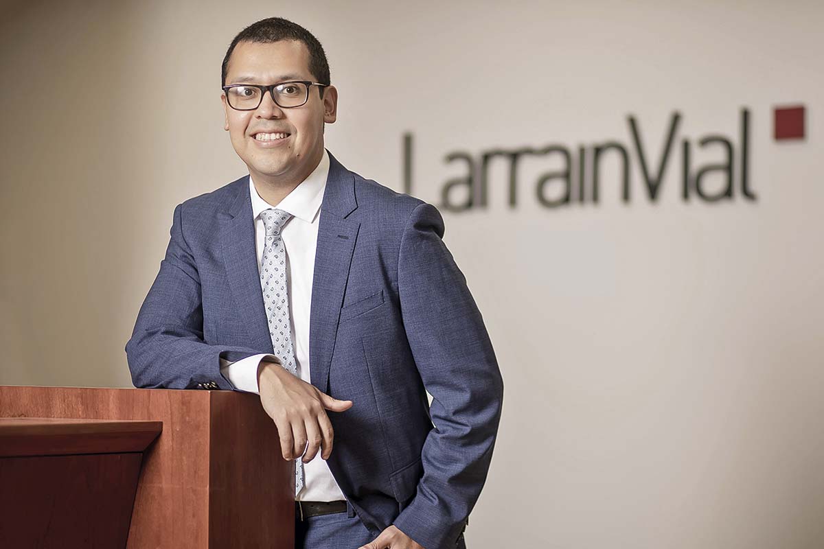 <p>Luis Ramos, gerente de Estrategia Renta Variable de LarrainVial Research: “Combinando retórica y viabilidad política, un eventual triunfo de Sánchez es más status quo”</p>