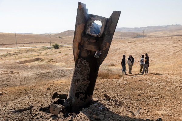 Escalan las hostilidades en Medio Oriente pese a llamados de Trump y el petróleo sube en medio del intercambio de ataques aéros entre Israel e Irán