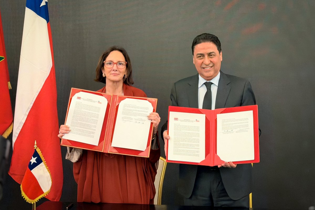 <p>La subsecretaria Estévez se reunió con el secretario de Estado marroquí encargado de Comercio Exterior, Omar Hejira.</p>