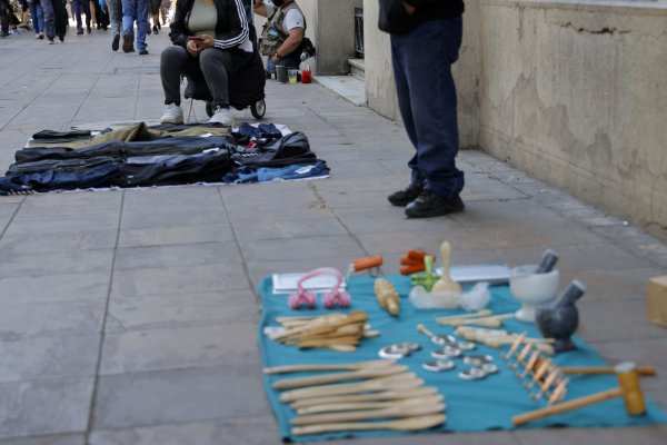 <p>No sólo es Santiago: la informalidad laboral gana terreno a lo largo de todo Chile</p>