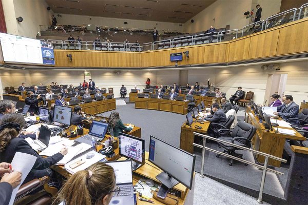 Senado rechaza flexibilizar levantamiento del secreto bancario y pasa a comisión mixta a la espera de propuesta de Hacienda