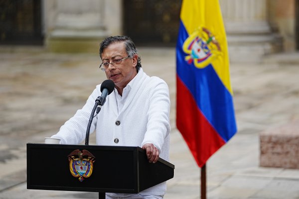 Congresista oficialista ordena "suspensión provisiones" de Petro en la presidencia de Colombia. ¿Qué validez legal tiene?