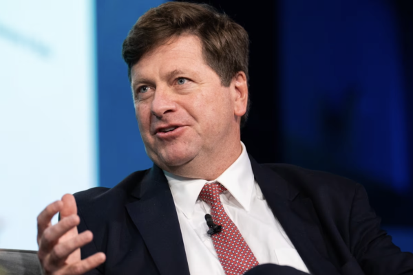 Donald Trump designa a Jay Clayton como jefe de inteligencia de Estados Unidos