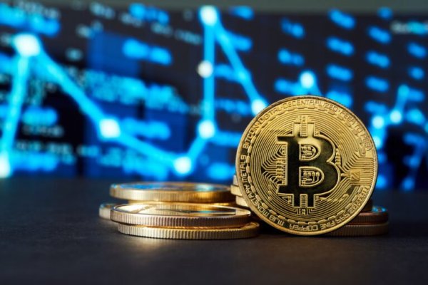 <p>Los tres escenarios posibles en la caída del bitcoin</p>