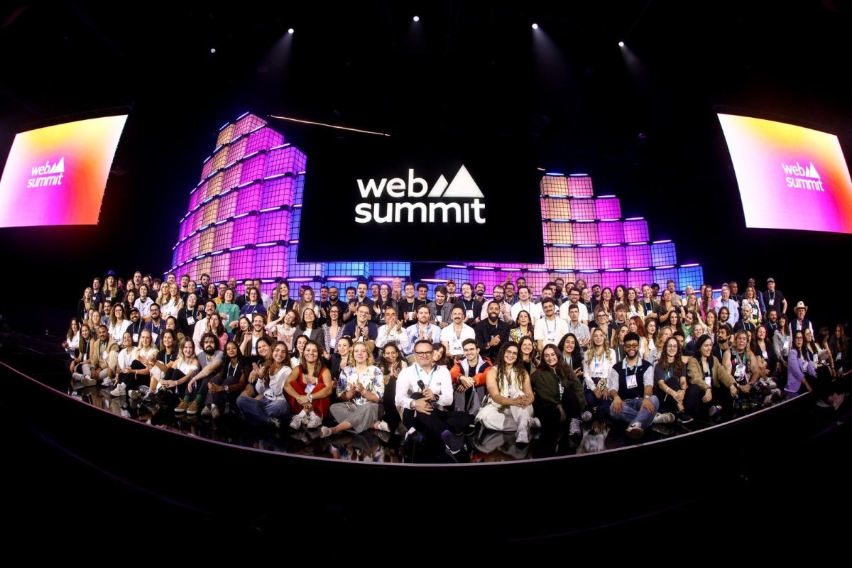 <p>Más de 40 mil personas y la billonaria self-made más joven del mundo como speaker principal: así fue el Web Summit Rio</p>