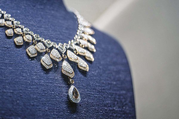 La Generación Z está salvando la industria de los diamantes: compran joyas más caras y grandes