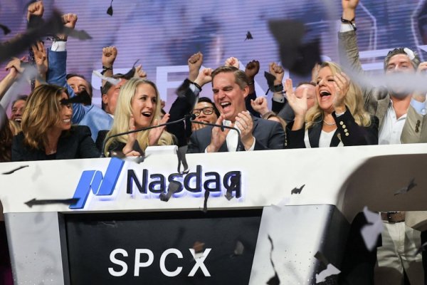 Wall Street asimila la cifra récord de recaudación de fondos mientras se intensifica la carrera por la IA