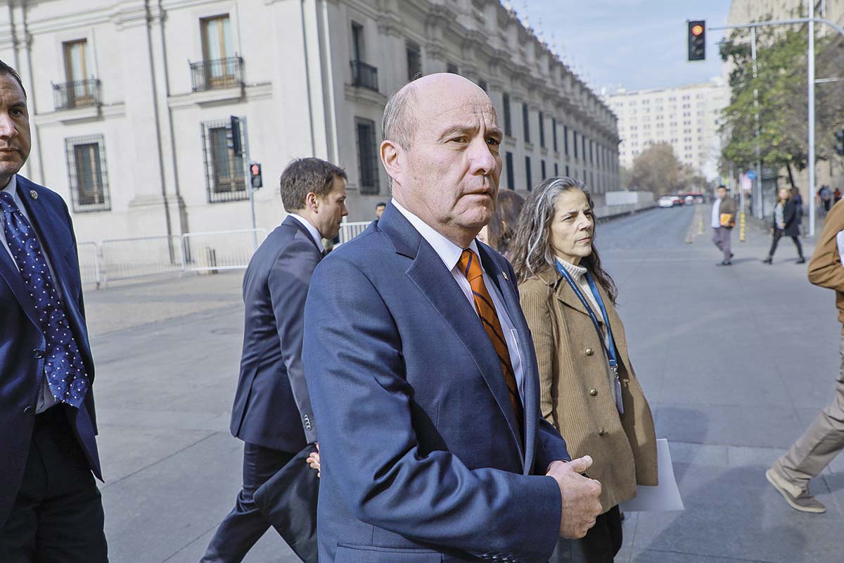 <p>El ministro de Hacienda, Jorge Quiroz, ayer tras el comité político en La Moneda. Foto: Ministerio de Hacienda</p>