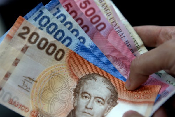 El Senado despacha a ley el proyecto que reajusta el salario mínimo a $553.553 retroactivo desde el 1 de mayo de este año