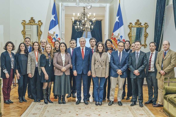 Plan Chile Renace: Kast presenta comisión asesora para generar propuestas que incentiven la natalidad