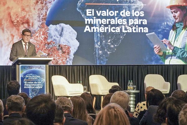 Biministro Mas: "Ser una potencia minera nos impone una responsabilidad superior; no podemos conformarnos con el liderazgo del pasado"