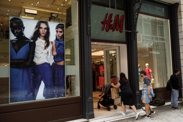 H&M reabre su tienda en Alto Las Condes y prepara desembarco en Paraguay en las próximas semanas