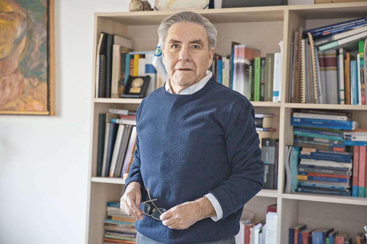 <p>El académico de la Facultad de Derecho de la Universidad Católica, Hugo Cifuentes.</p>