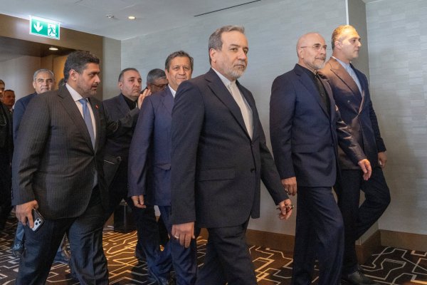 Irán y EEUU establecen una línea de comunicación directa y una "célula de desescalamiento" para cesar operaciones militares en Líbano