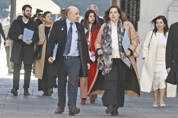 Oposición abre ventana a eventual acuerdo con La Moneda, pero sin una propuesta unitaria del sector