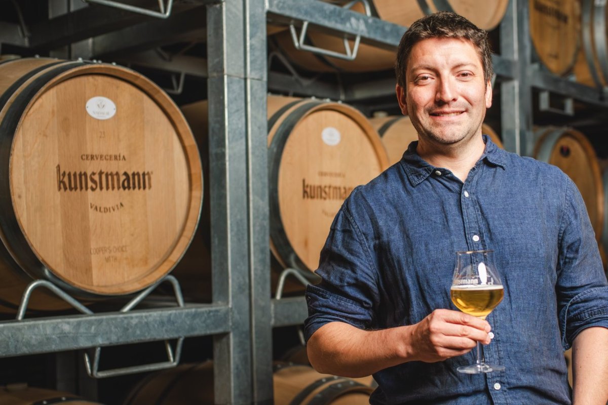 <p>“Elaboramos el 100% de la cerveza en Valdivia, es algo de lo cual nos sentimos muy orgullosos”, destacó el gerente general, Alejandro Kunstmann.</p>