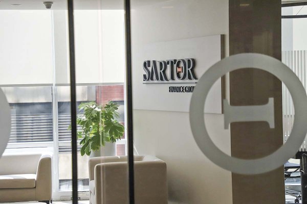 Caso Sartor: Toesca ingresa cuarta querella y apunta contra préstamos a sociedad de hermanos Larraín y factoring Emprender Capital