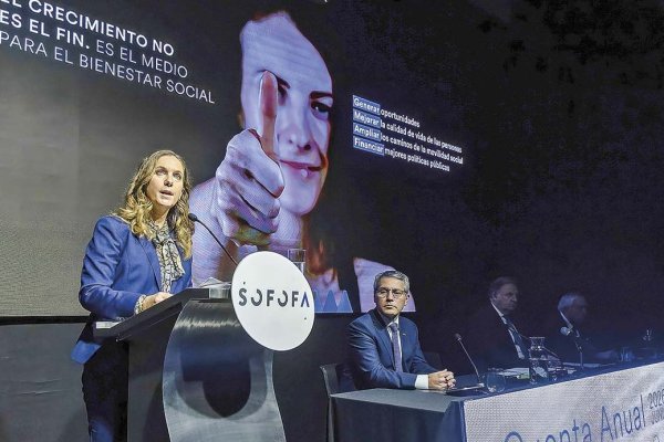 <p>En su discurso, la presidenta del gremio, Rosario Navarro, advirtió que Chile enfrenta una década de expansión insuficiente.</p>