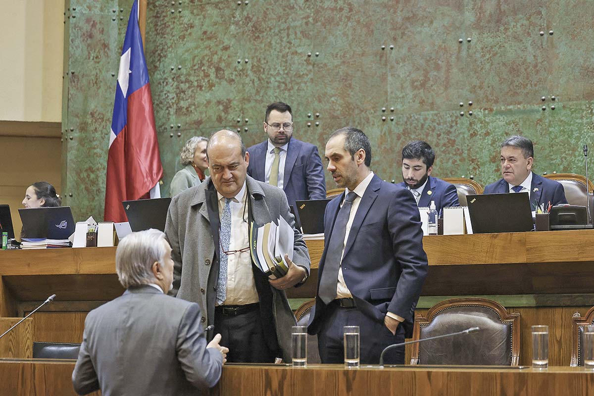 <p>El Senado resolverá este martes la AC en contra del ex ministro de Hacienda, Nicolás Grau. Foto: Cámara de Diputados</p>