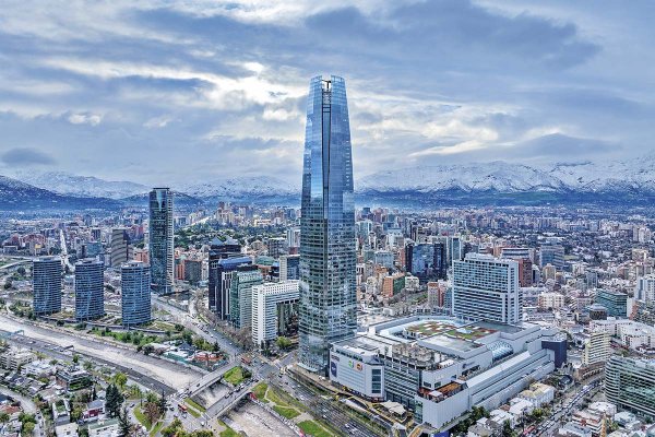 Moody’s advierte que Chile tiene un margen fiscal más acotado que sus pares