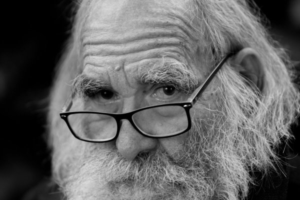 Roberto Merino, el cronista de Santiago: “Todavía en la sociedad santiaguina más chica, de elite, los pelambres son cosa seria"