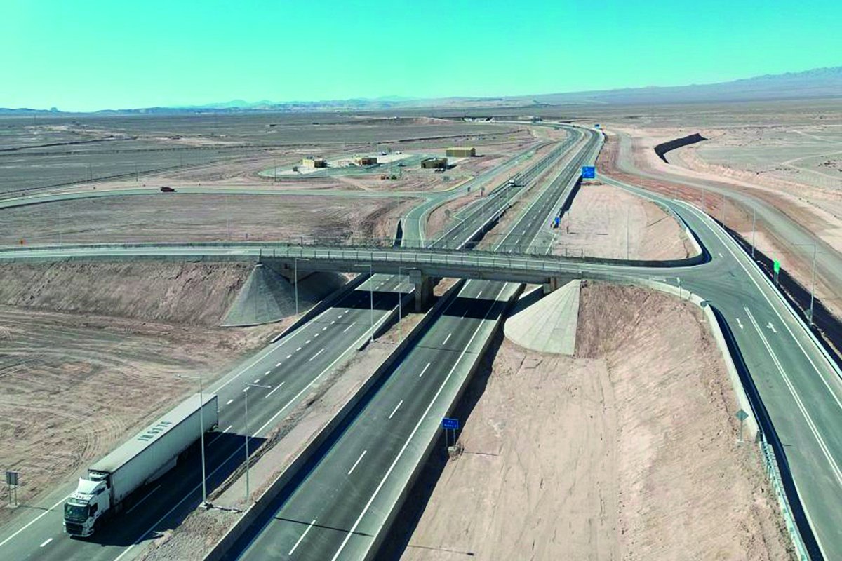 <p>Tras conflicto con comunidades indígenas, Isa Vías pide al MOP US$ 40 millones por paralización de obras en Ruta del Loa</p>