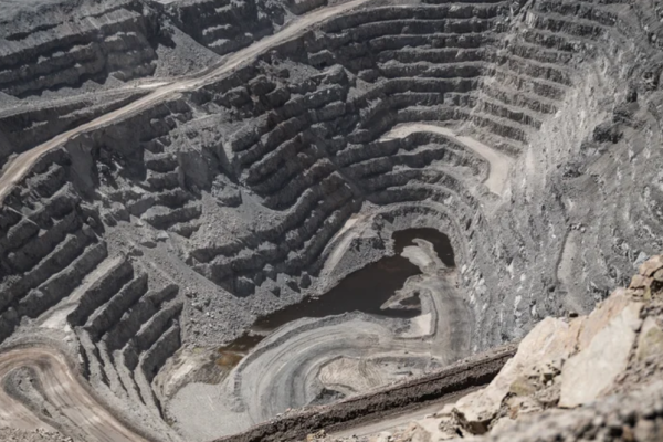 Grupo polaco KGHM refuerza su apuesta por Chile e invertirá US$ 725 millones en minera Sierra Gorda