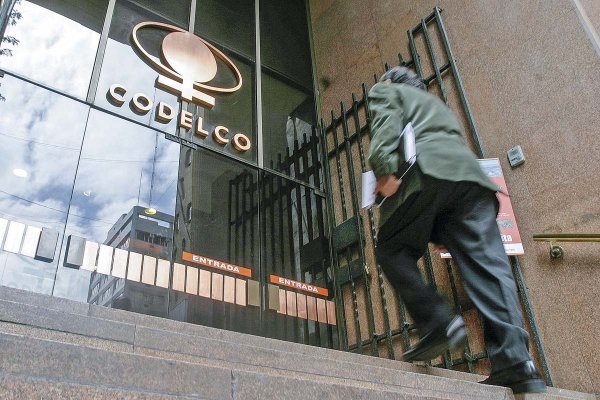 Codelco admite que dejó de ser el mayor productor mundial de cobre y sus costos son 57% más altos que competidoras