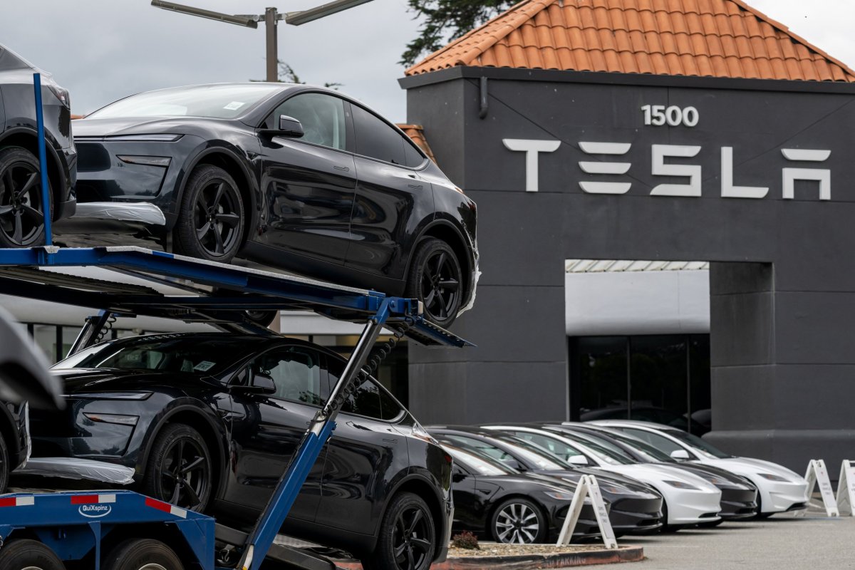 <p>Las ventas de vehículos de Tesla se disparan 25% y superan ampliamente las estimaciones</p>
