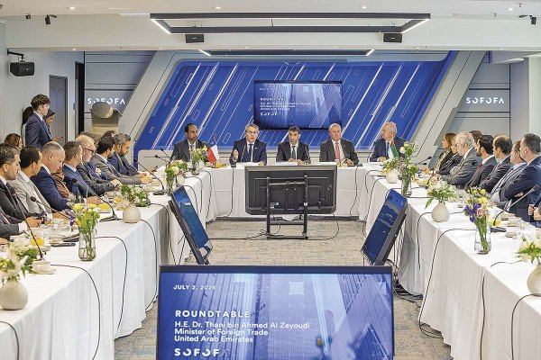 Sofofa estrecha lazos con Emiratos Árabes para atraer inversiones en minerales críticos, energía y puertos