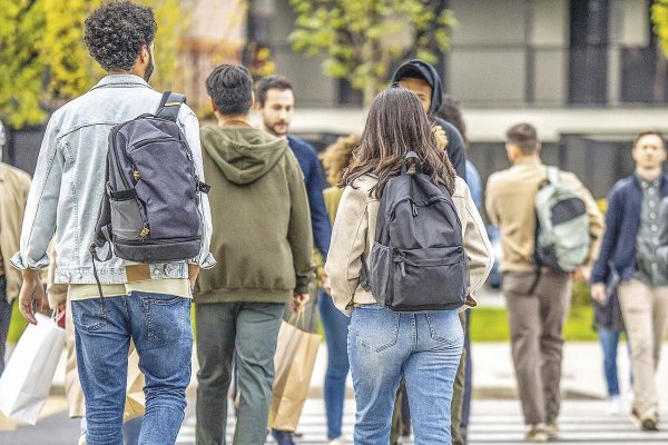 Bancos redoblan apuesta por el segmento joven ante el avance de las fintech