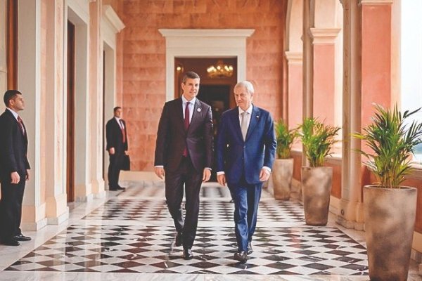 Menú presidencial: Kast fue agasajado con Surubí, “el Rey del Rio”, por el presidente paraguayo