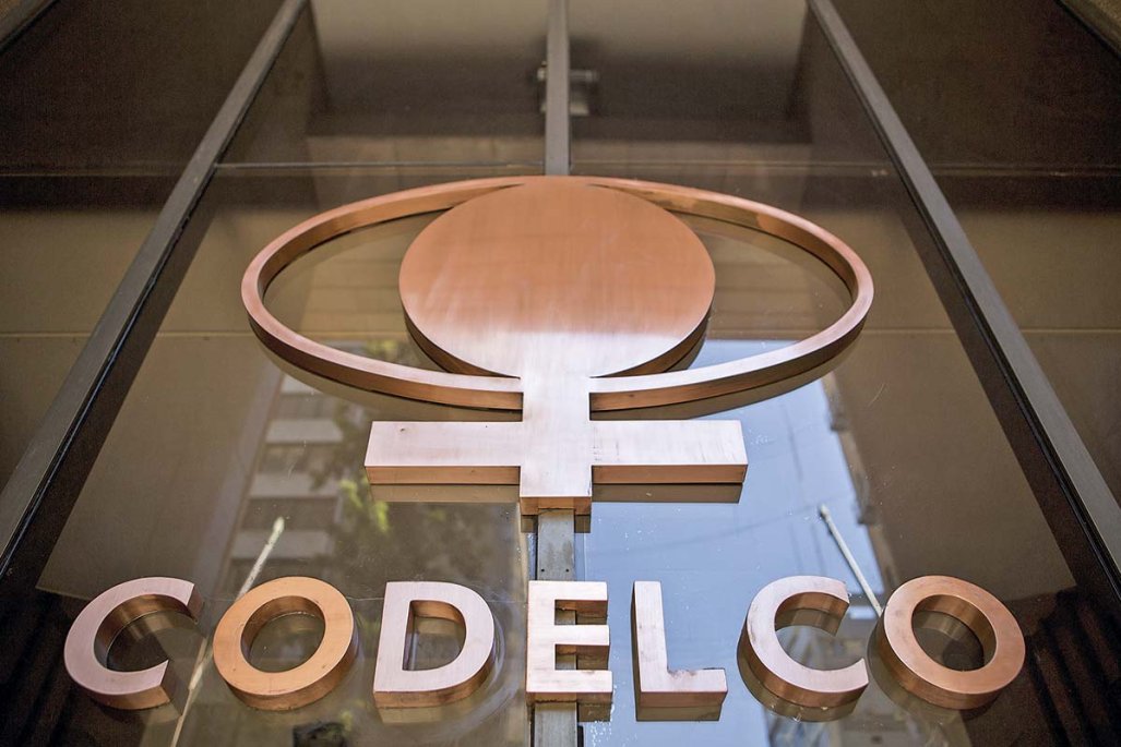 <p>Informe solicitado por Fontaine desmenuza la era Pacheco en Codelco: Deuda creció más que los aportes al Fisco</p>