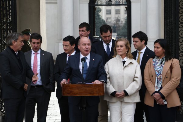 Quiroz reitera que el precio de los combustibles caerá este jueves y apuesta por despachar del Senado la ley miscelánea la próxima semana