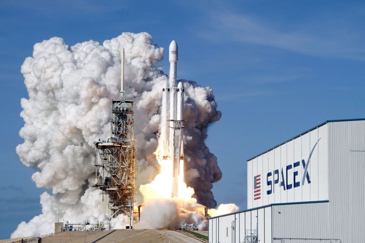 <p>SpaceX obtiene recomendaciones positivas de los bancos de Wall Street</p>